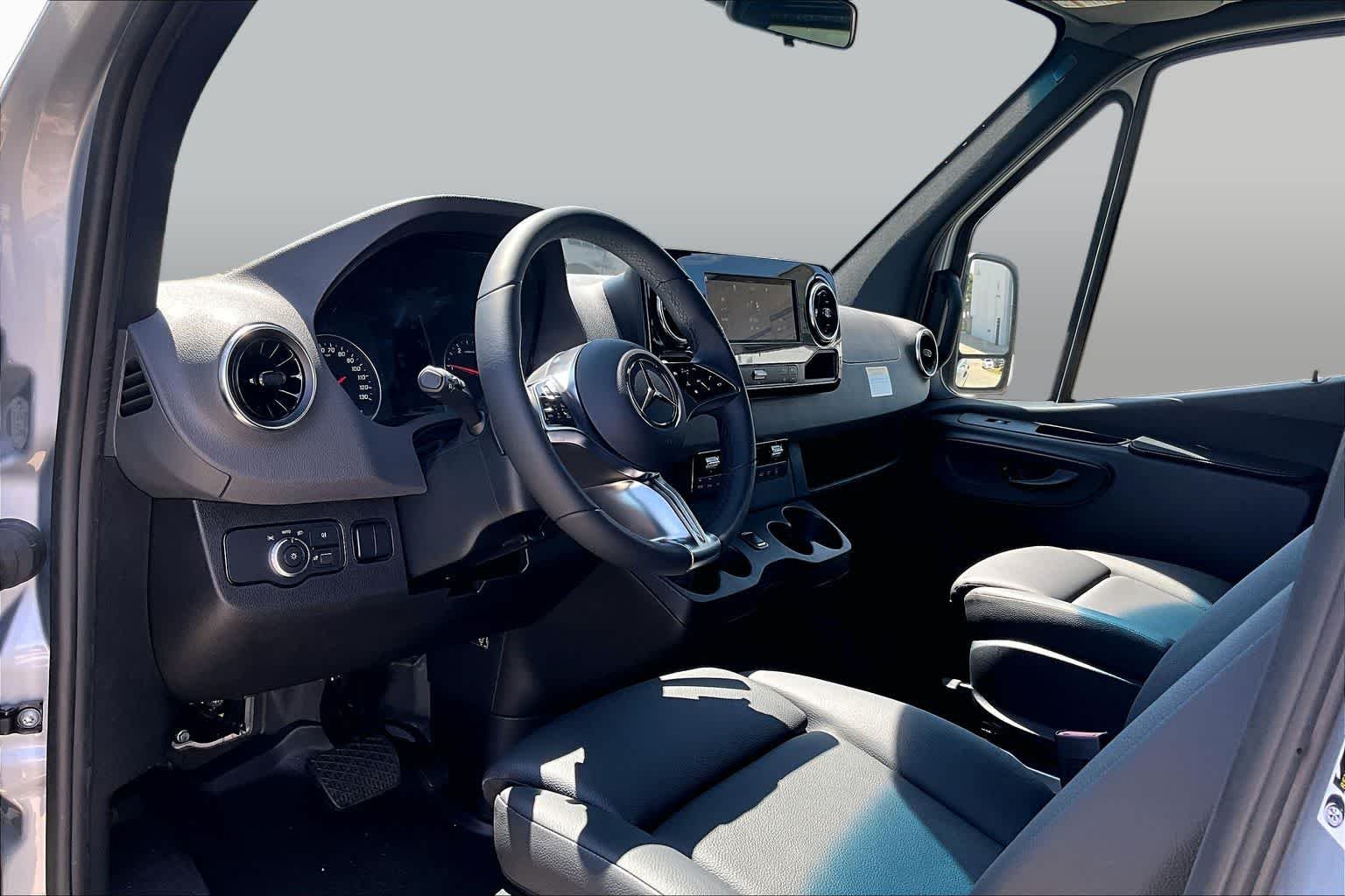 New 2025 High-tech silver metallic Mercedes-Benz  image 10