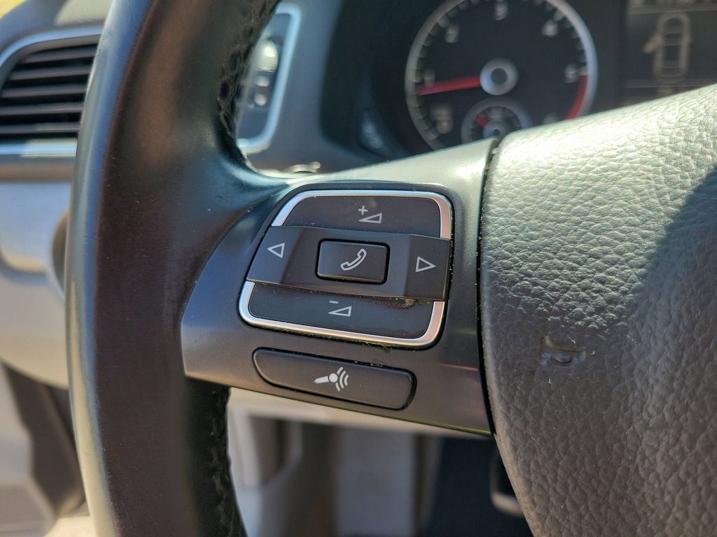 Used 2014 Gray Volkswagen 2.0L TDI SE image 21