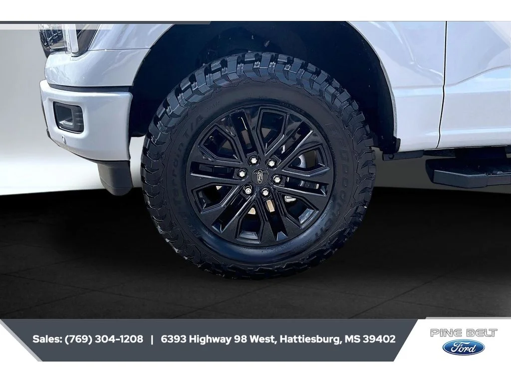 Used 2025 Space White Metallic Ford LARIAT image 7