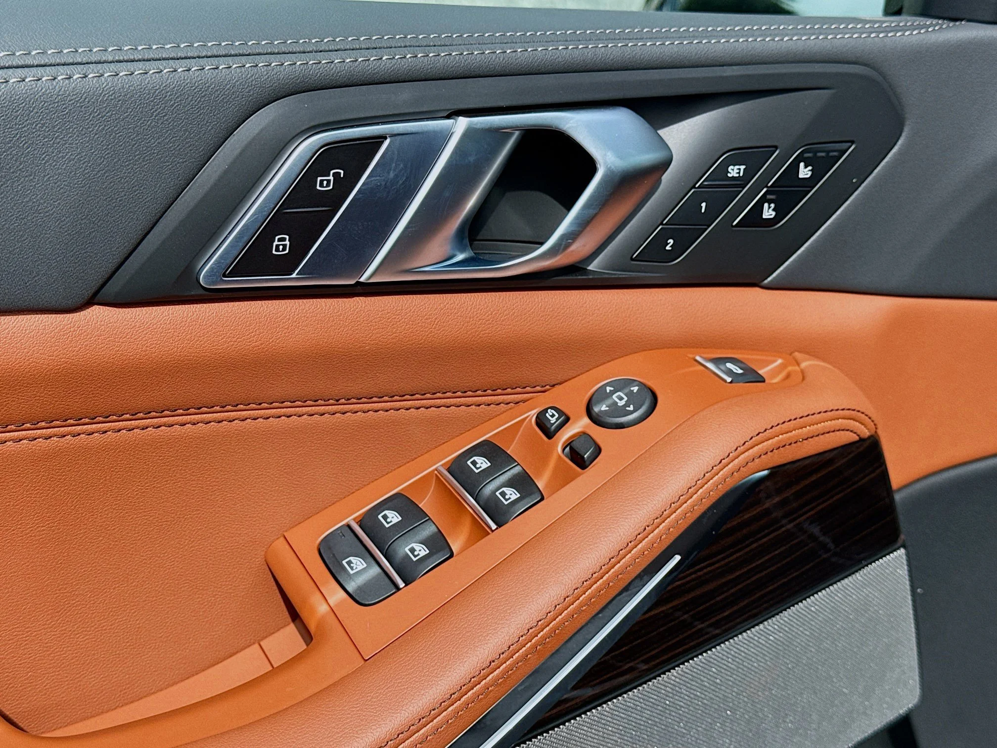New 2026 Carbon Black Metallic BMW M60i image 23