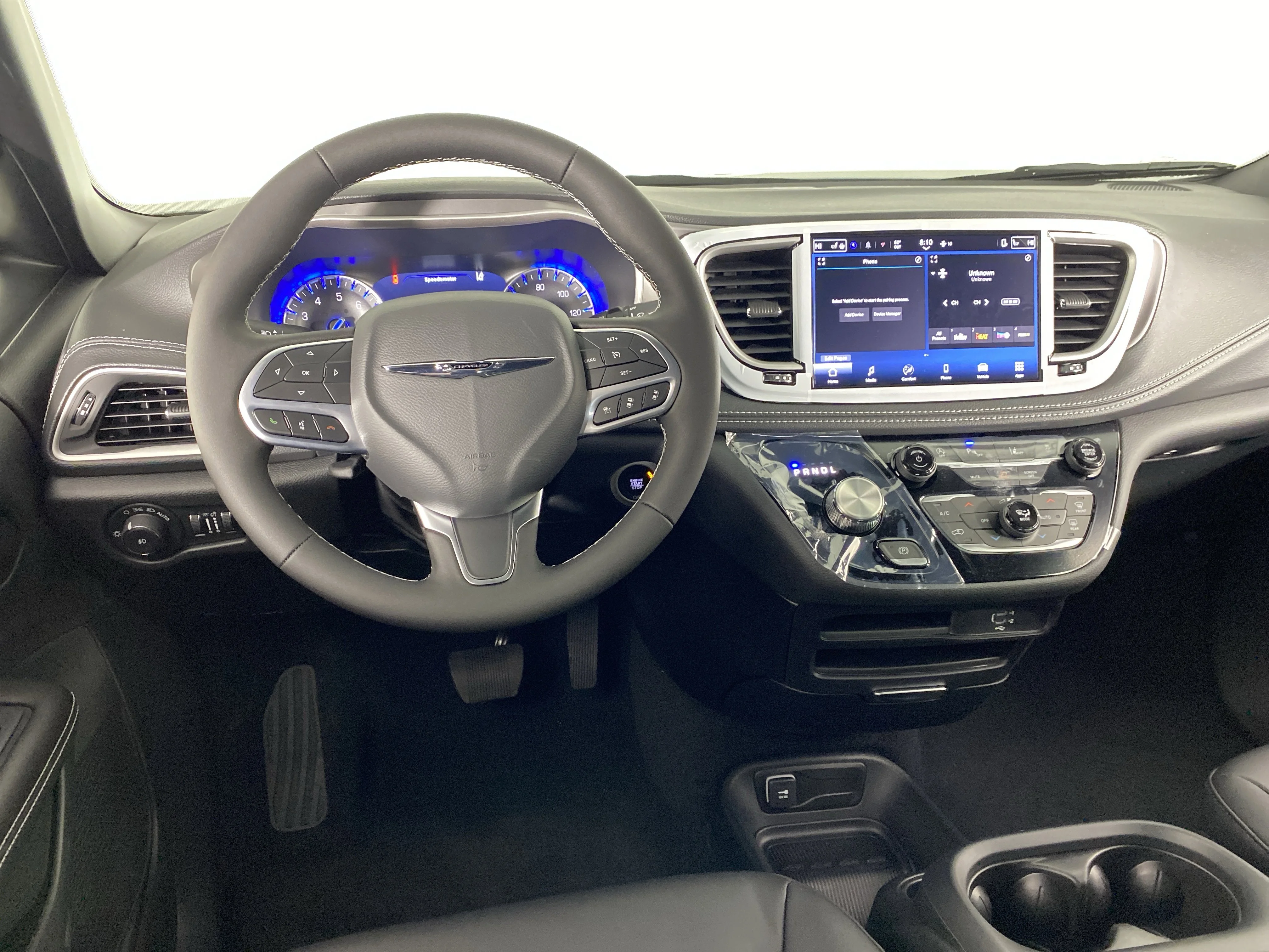 New 2026 Bright White Clear-Coat Exterior Paint Chrysler Select image 16