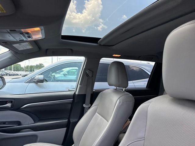 Used 2019 Silver Toyota Limited image 8