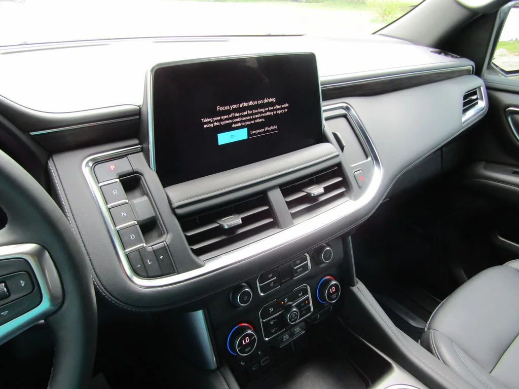 Used 2023 Black Chevrolet Z71 image 35