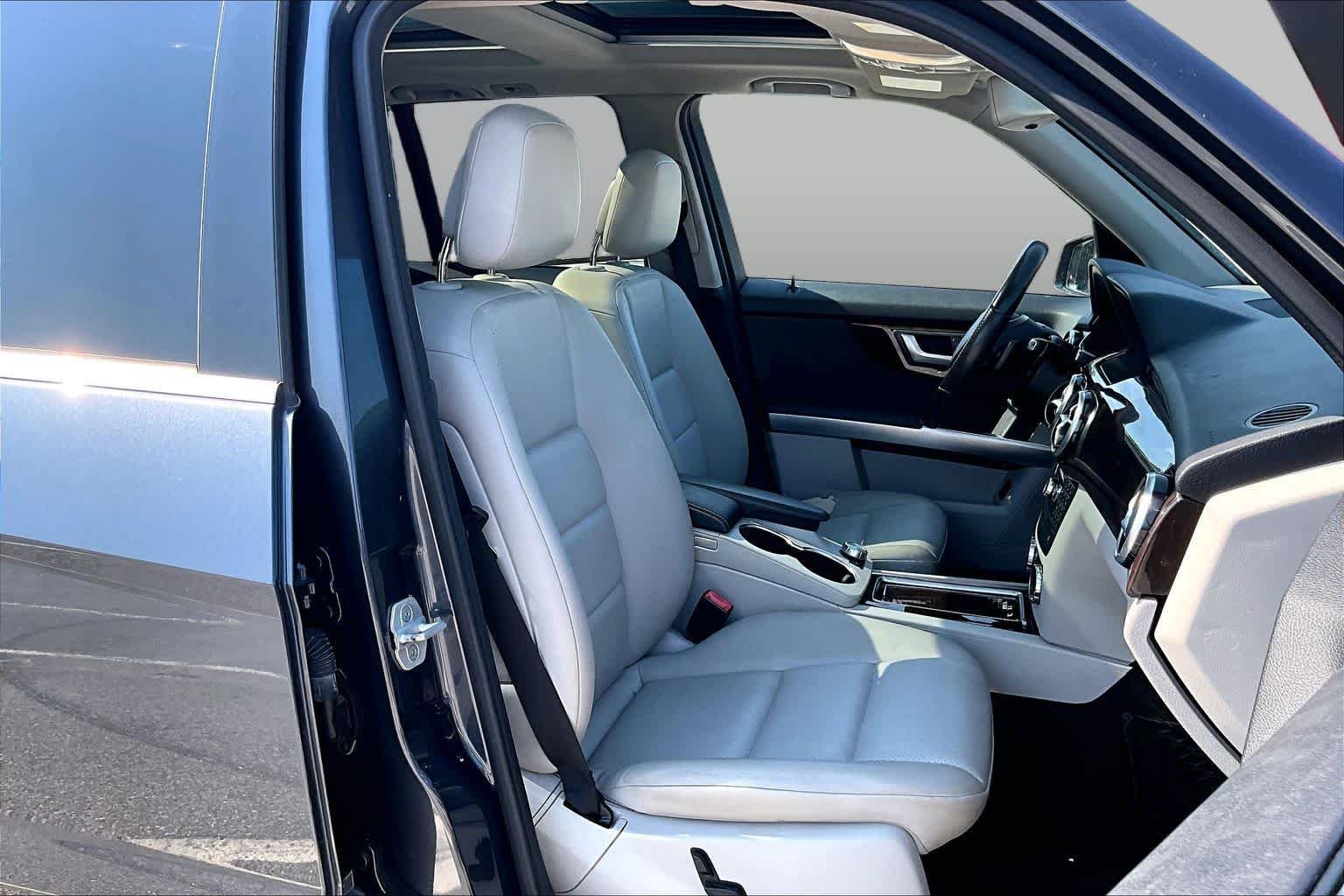Used 2015 Steel Gray Metallic Mercedes-Benz GLK 350 image 9