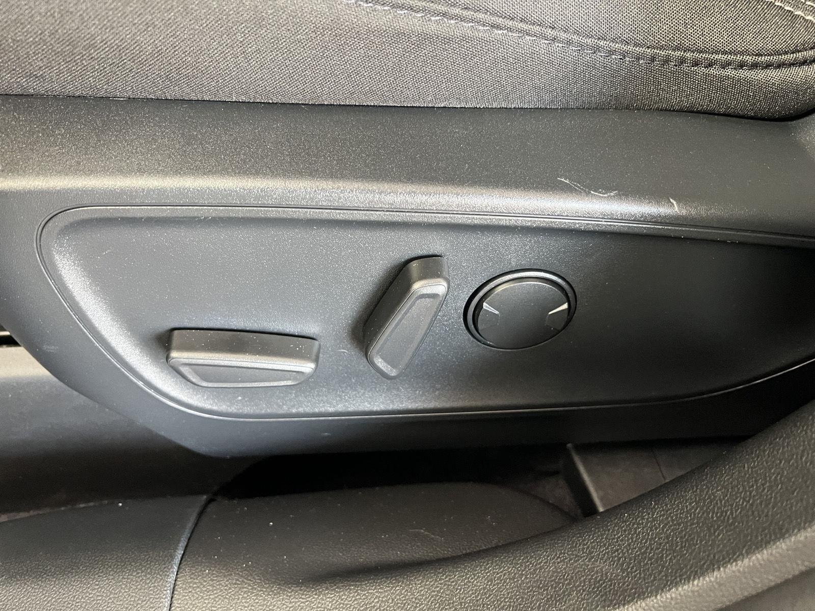 Used 2024 Vapor Blue Ford Active image 5