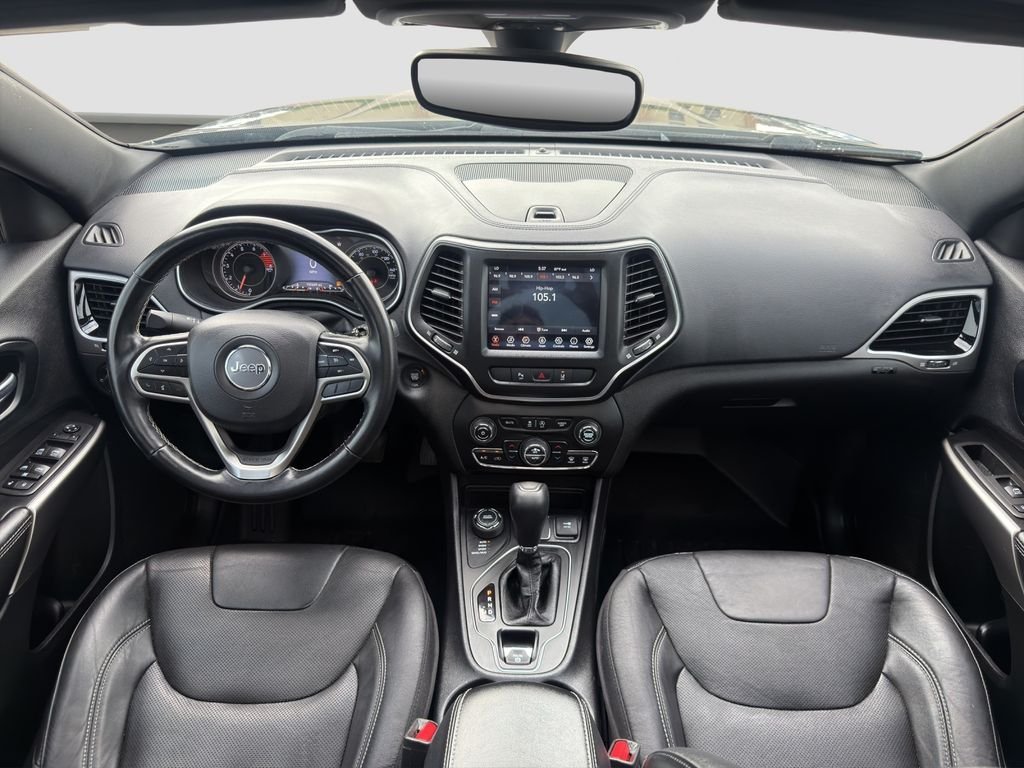Used 2021 Gray Jeep Latitude Lux image 14