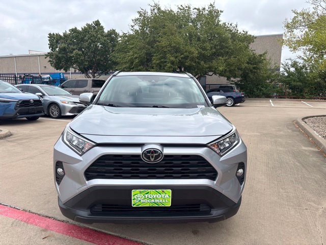 Used 2020 Silver Toyota XLE Premium image 2