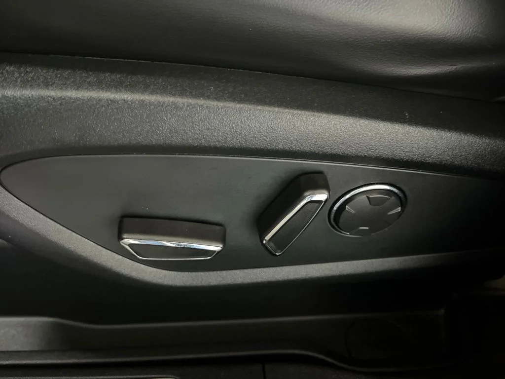 Used 2019 Black Lincoln Reserve image 22