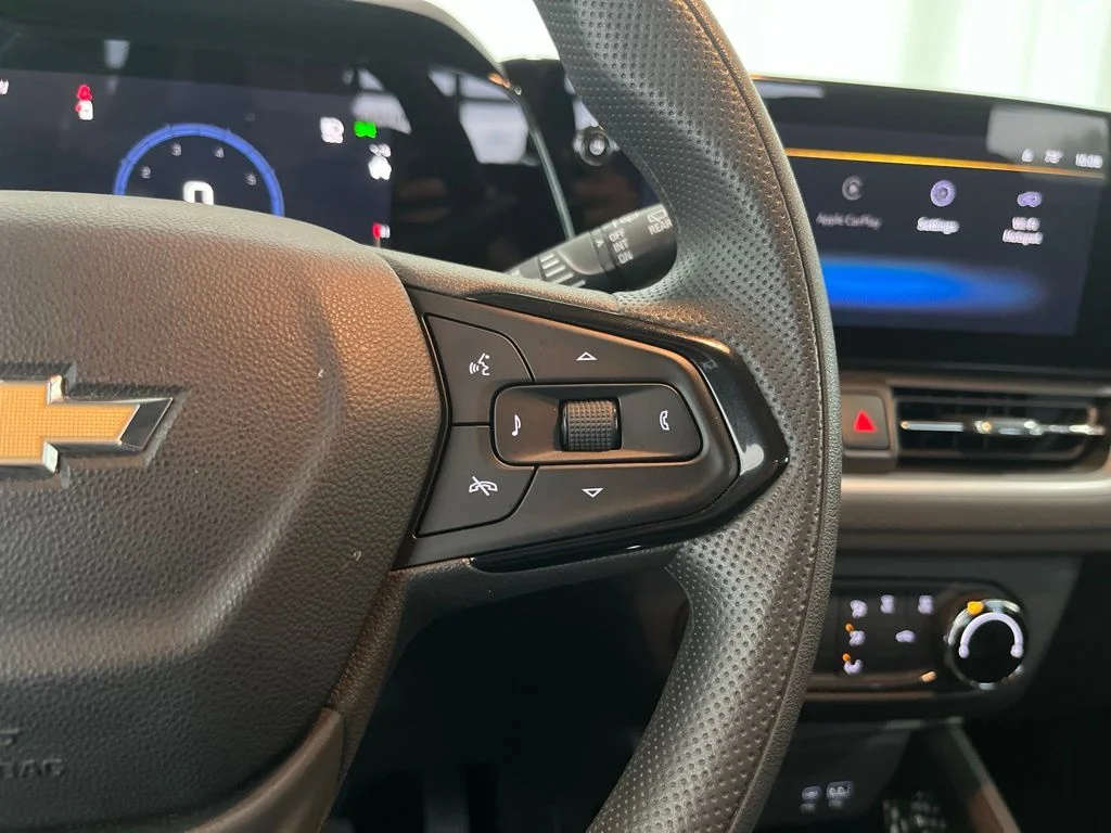 Used 2025 Gray Chevrolet LS image 7