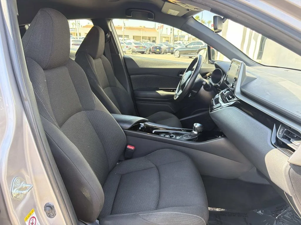 Used 2019 Silver Knockout Metallic Toyota XLE image 27