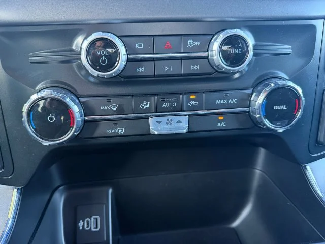 Used 2025  Ford XLT image 16