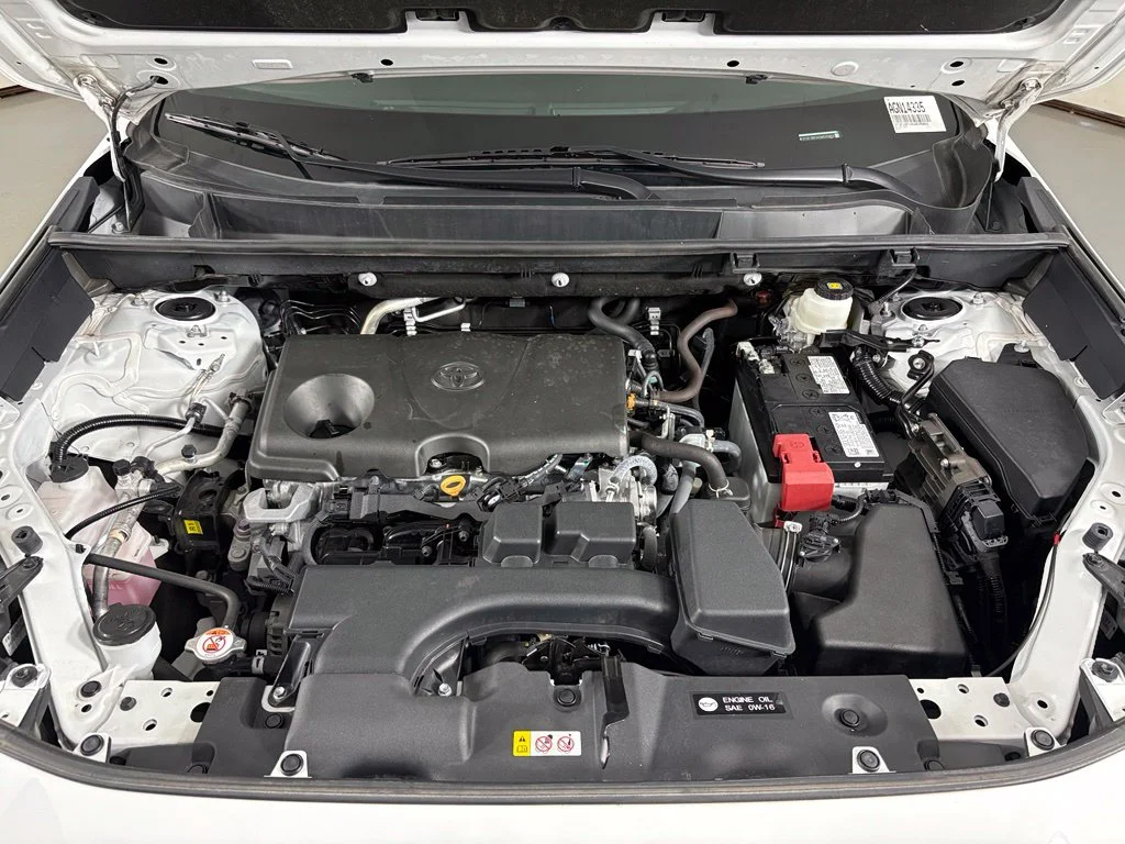 Used 2025 White Toyota LE image 37