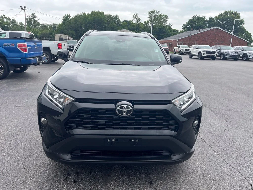Used 2020 Midnight Black Metallic Toyota XLE Premium image 8