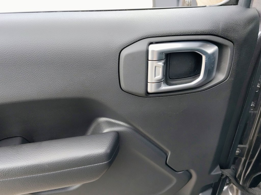 2025 Jeep Wrangler 4-Door Willys - Photo 37