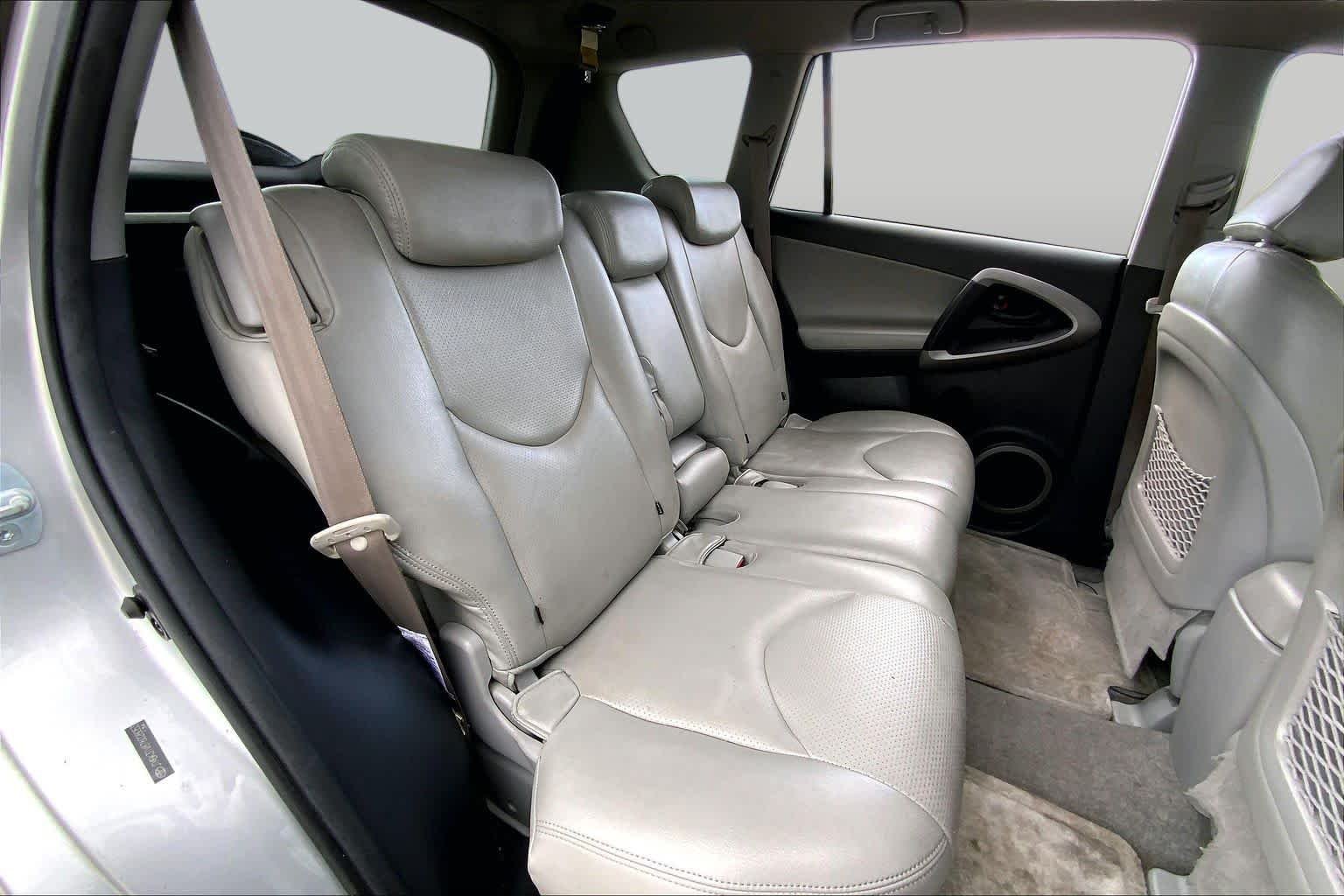 Used 2007 Classic Silver Metallic Toyota Limited image 18