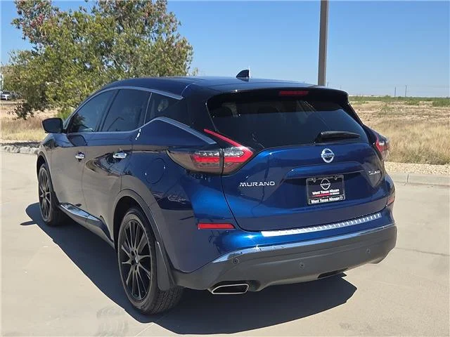 Used 2022 Blue Nissan SL image 3