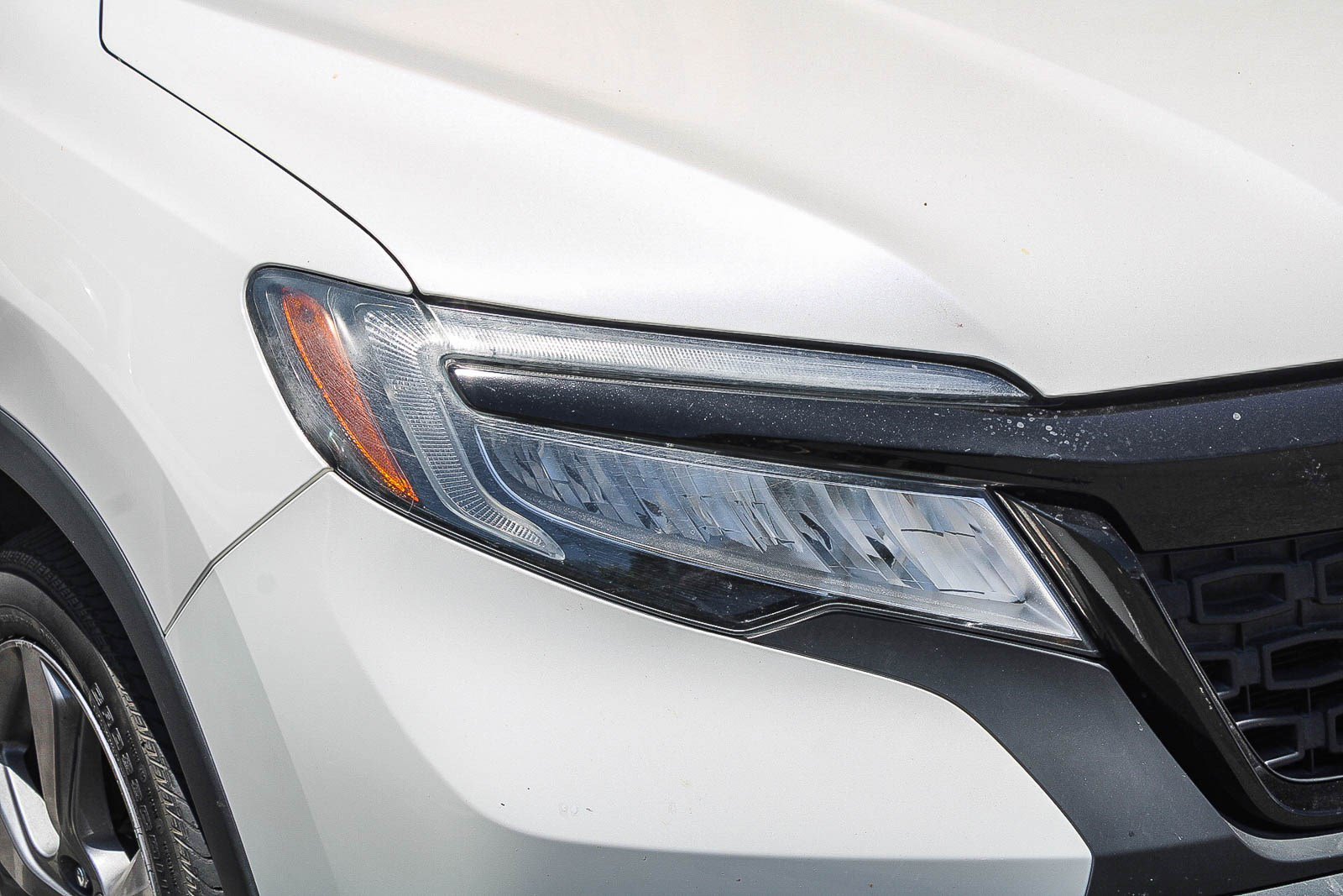 Used 2019 White Diamond Pearl Honda Touring image 4