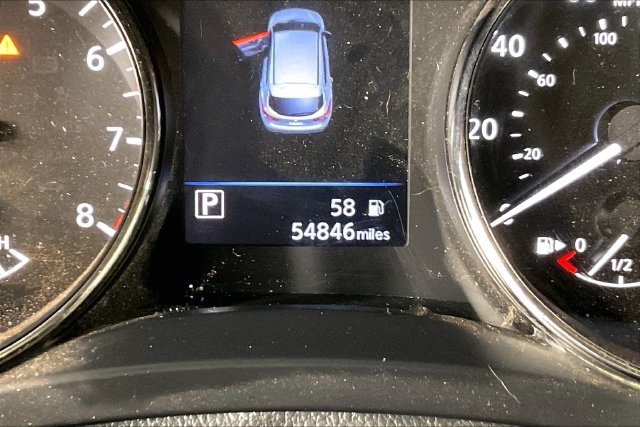 Used 2020 Green Nissan S image 5