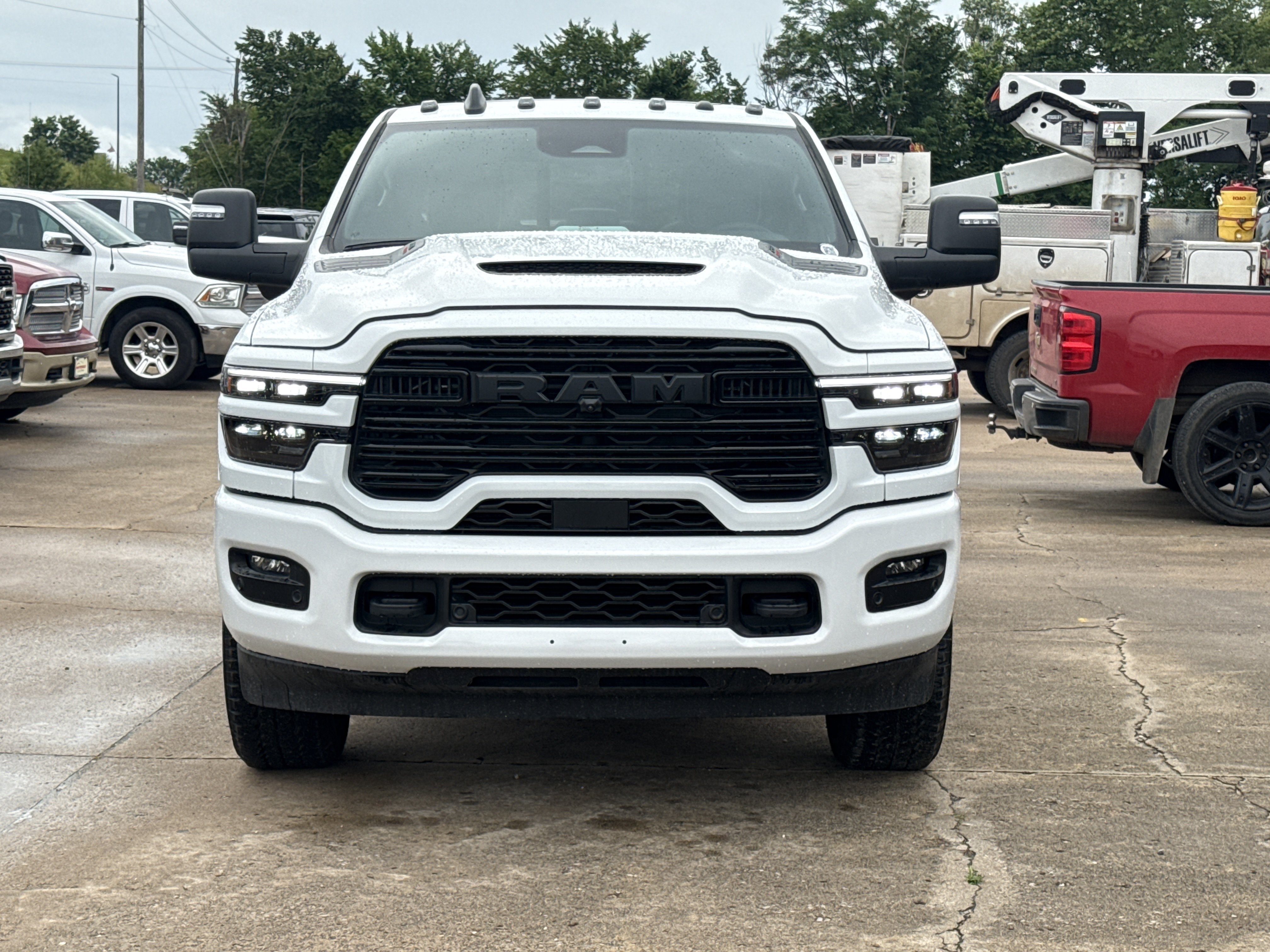 New 2026 Bright White Clear-Coat Exterior Paint RAM Laramie image 13