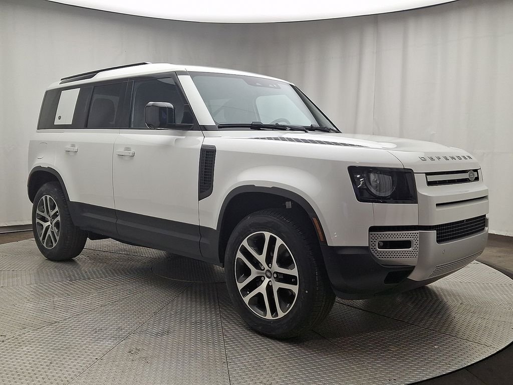 Certified Used 2024 Fuji White Land Rover S image 3