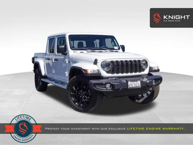 2025 Jeep Gladiator Nighthawk Auto's photo