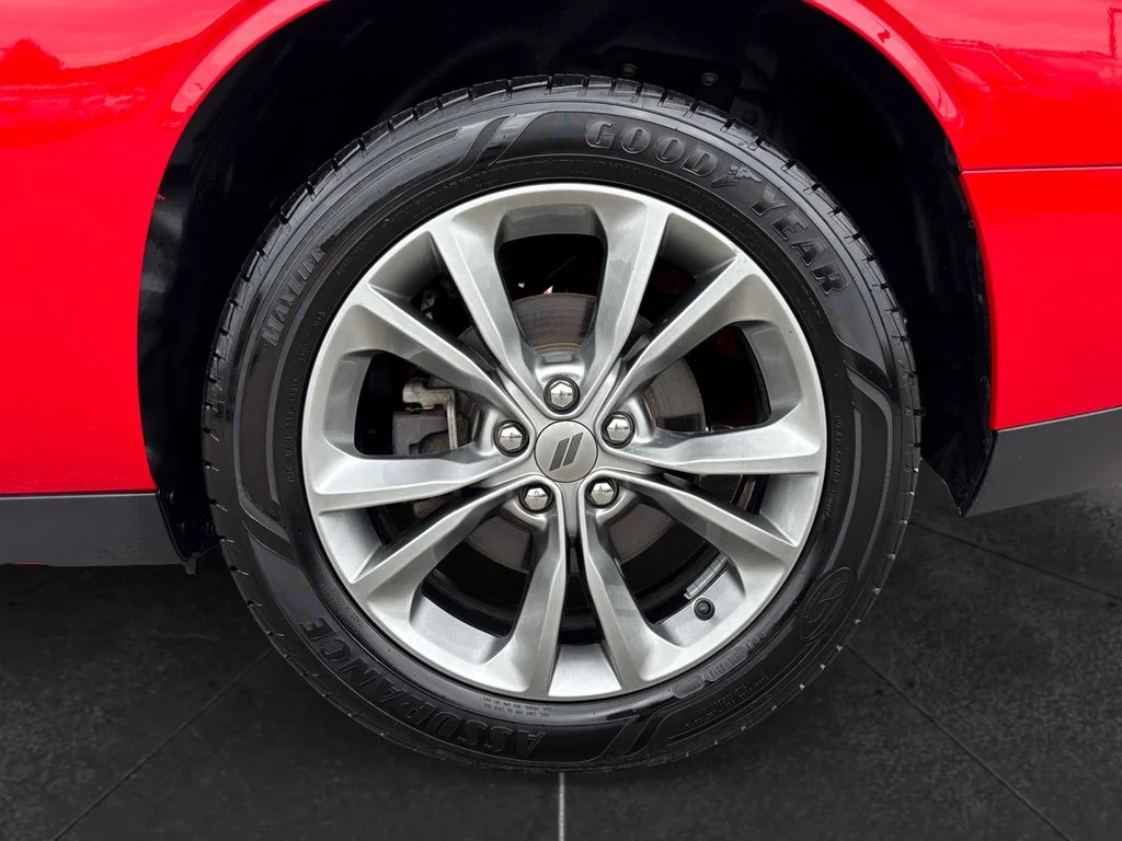 Used 2020 Red Dodge SXT image 9