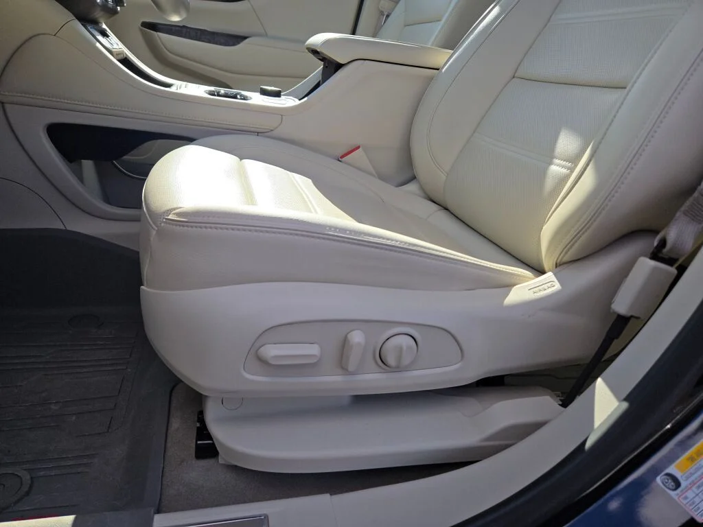 Used 2023 Black GMC Denali image 26