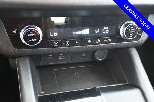 Used 2024  Mitsubishi SE image 23