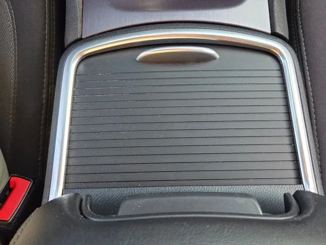 Used 2015 Silver Dodge SE image 18