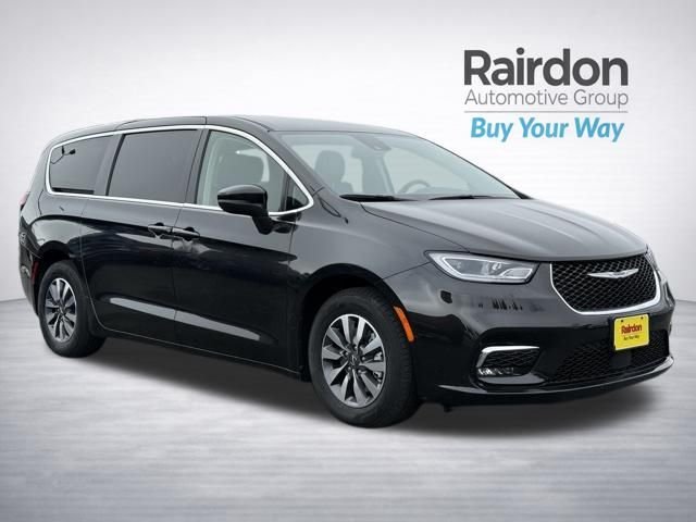 2023 Chrysler Pacifica Hybrid Touring L