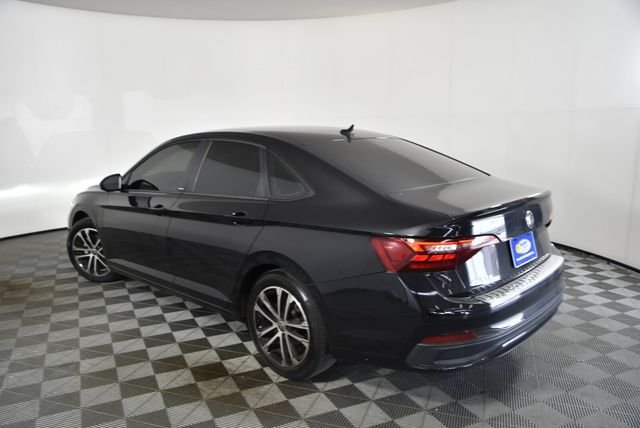 Used 2023  Volkswagen 1.5T Sport image 8