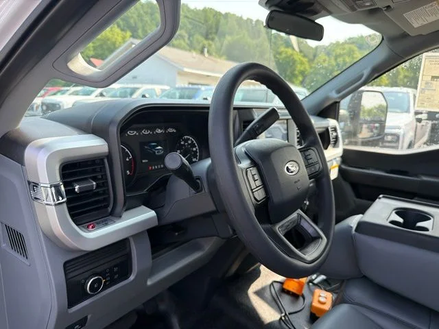 New 2026 Oxford White Ford F-550® XL image 68