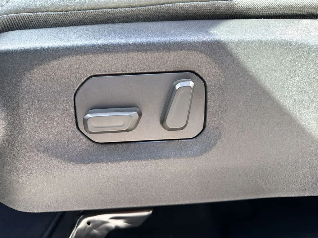 New 2026 Anvil Clear-Coat Exterior Paint Jeep Mojave X image 12