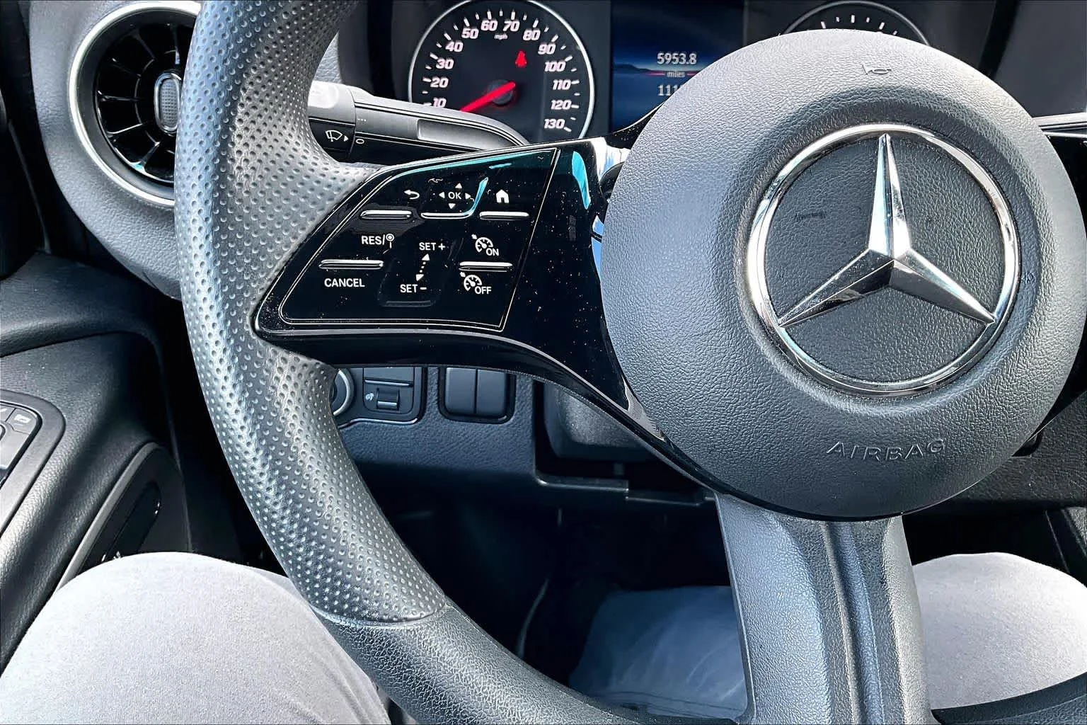 Used 2025 Arctic White Mercedes-Benz  image 23