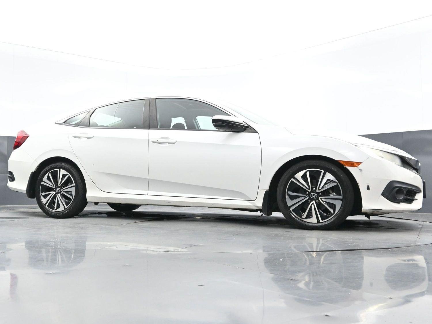 Used 2016 White Orchid Pearl Honda EX-T image 36