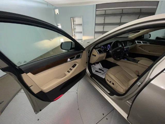 Used 2015 Beige Hyundai 3.8 image 11