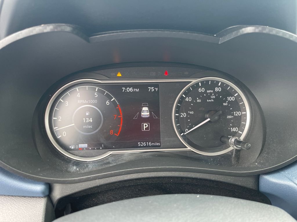 Used 2024 Black Nissan 1.6 SV image 18