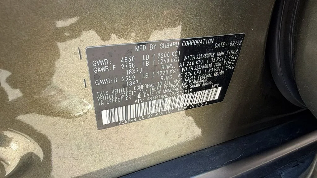 Used 2023 Green Metallic Subaru Limited image 30