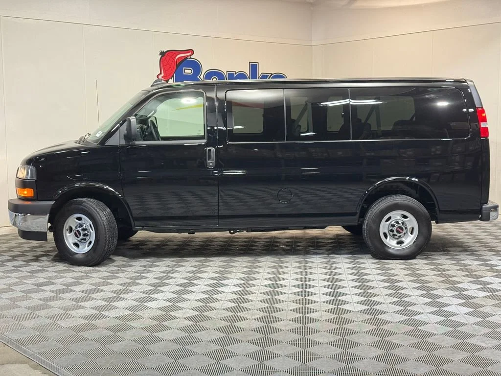New 2025 Onyx Black GMC LT image 5