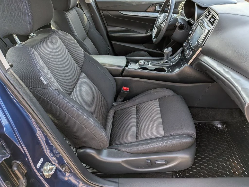 Used 2017 Blue Nissan 3.5 S image 28
