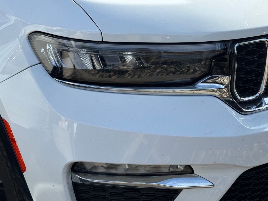 Used 2024 White Jeep 4xe image 3