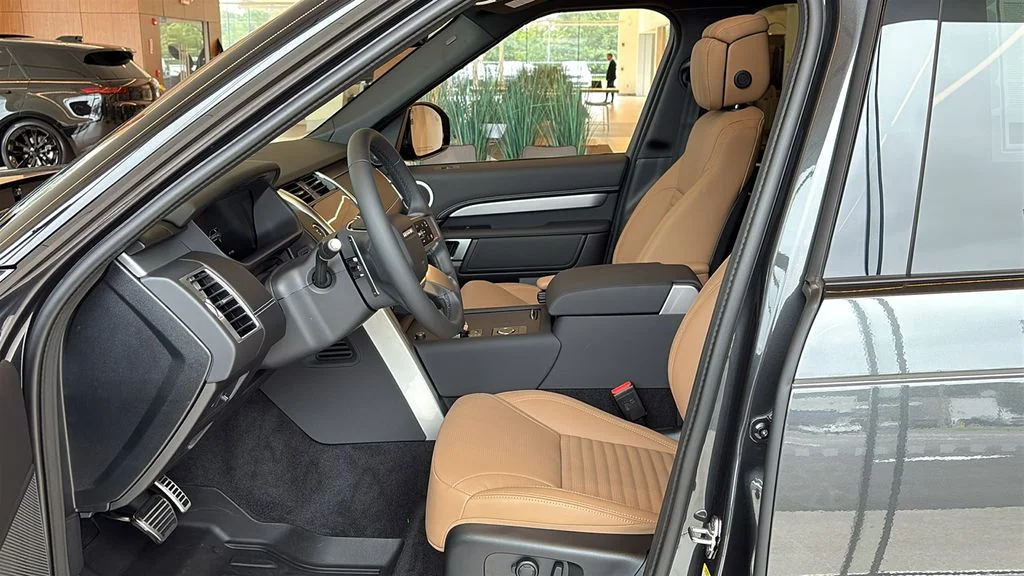 2026 Land Rover Discovery Dynamic SE - Photo 9