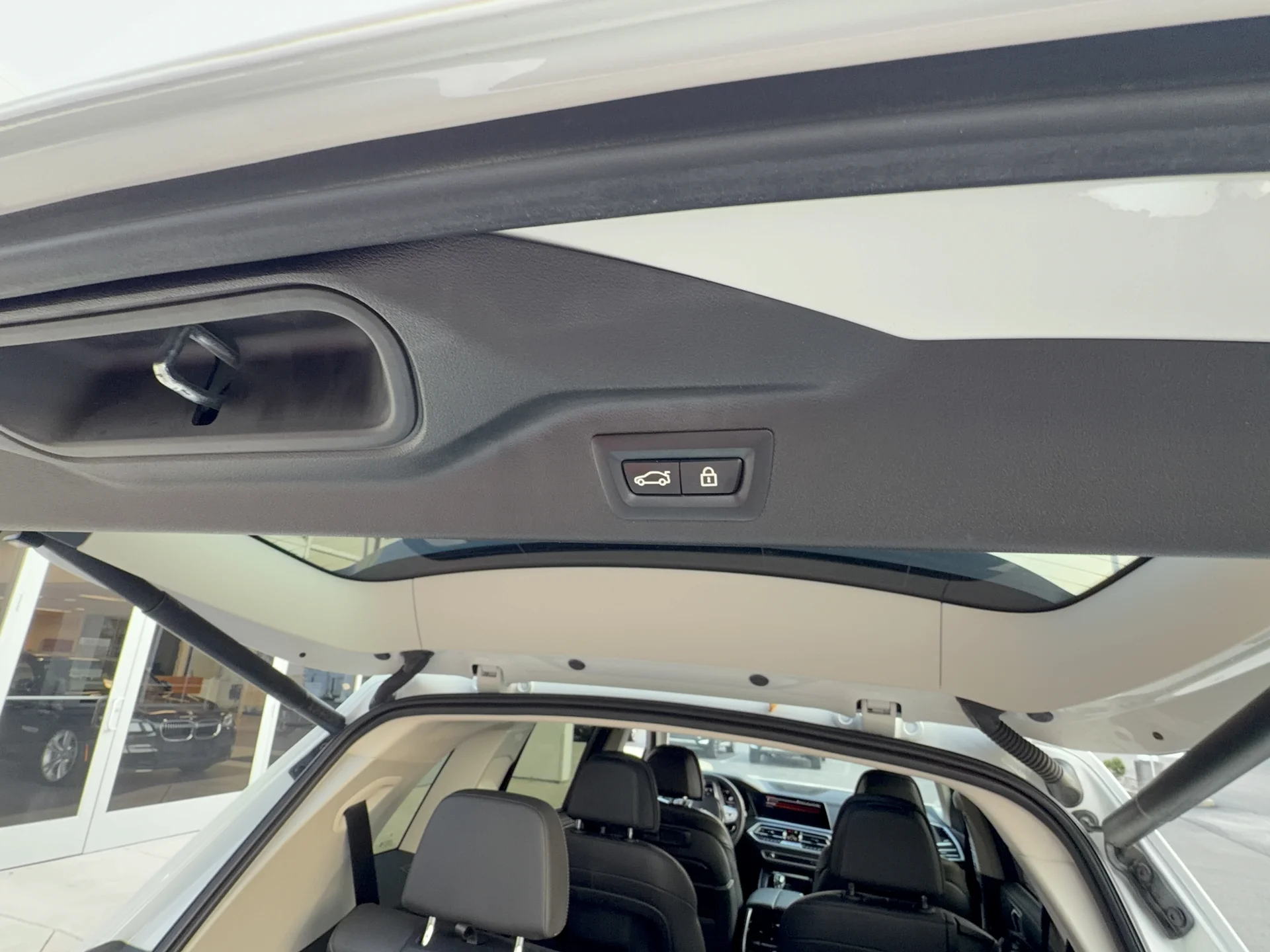 Used 2022 Alpine White BMW xDrive40i image 7