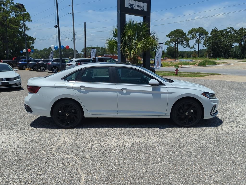 New 2026 White Volkswagen 1.5T SE image 8