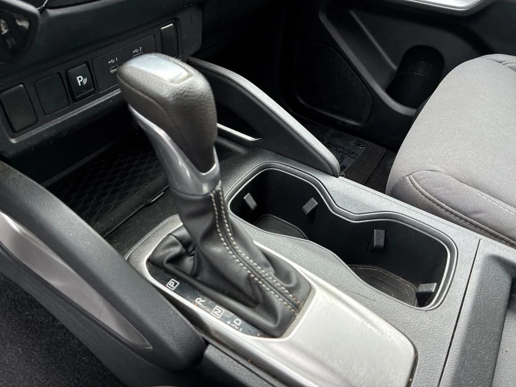 Used 2022 Blue Nissan SV image 5
