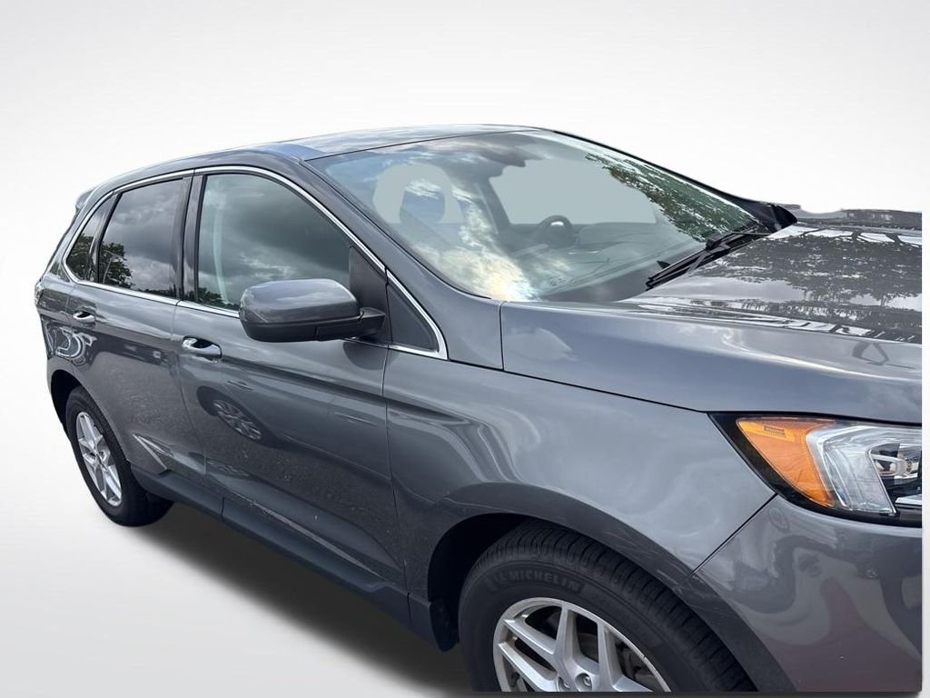 Used 2021 Gray Ford SEL image 2