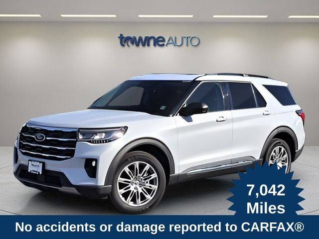 Used 2025 White Metallic Ford Active image 1