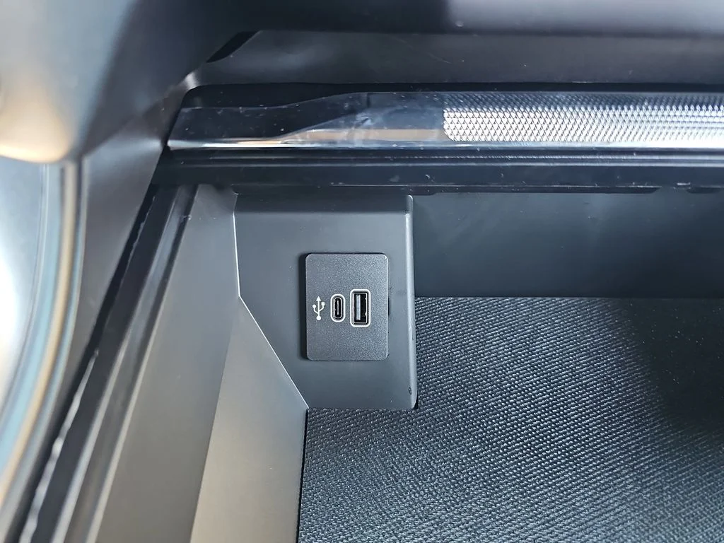 New 2026 Carbonized Gray Metallic Ford Lariat® image 25