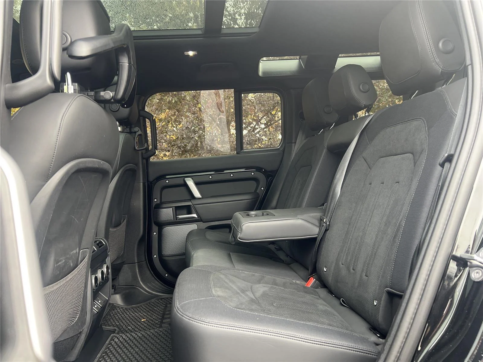 Certified Used 2024 Santorini Black Metallic Land Rover V8 image 30