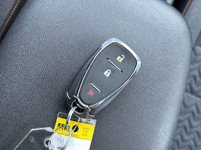 Used 2023 White Chevrolet LT image 34